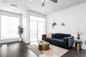 CozySuites Nora 3BR near Fashion Mall